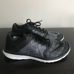 Nike FS Lite Run 3 tennis shoes. Women’s size 8.5